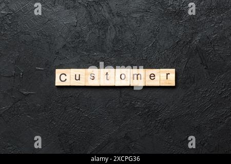 Kunden Wort auf Holz Baustein geschrieben. Kunde Text auf Tisch, Konzept. Stockfoto
