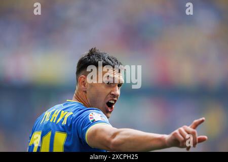 München, Deutschland. Juni 2024. Oleksandr Tymchyk (Ukraine) gibt Gesten während des Spiels zur UEFA Euro 2024 zwischen den Nationalmannschaften Rumäniens und der Ukraine in der Allianz Arena. Endnote; Rumänien 3:0 Ukraine (Foto: Maciej Rogowski/SOPA Images/SIPA USA) Credit: SIPA USA/Alamy Live News Stockfoto