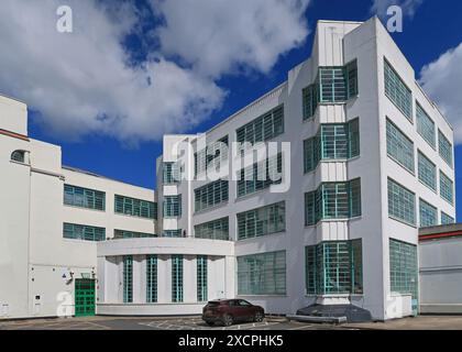 Büroflügel im berühmten Art Deco Hoover Fabrikgebäude in Perivale, London, Großbritannien. 1933 eröffnet und heute von IDM Properties in Wohnungen umgewandelt Stockfoto