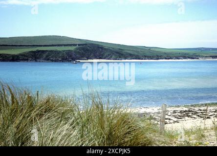 REISEBIBLIOTHEK VON KÜSTE ZU KÜSTE - VERWALTET VON PPL PHOTO AGENCY - COPYRIGHT VORBEHALTEN *** örtlicher Titel *** Kamelmündung von Rock, Cornwall. Stockfoto