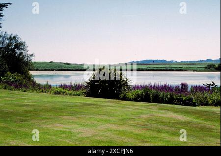 COAST TO COAST TRAVEL LIBRARY - VERWALTET VON PPL PHOTO AGENCY - COPYRIGHT RESERVIERT *** Local Caption *** Abbey Pool, Tresco, Isles of Scilly. Stockfoto