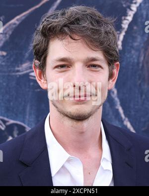 Hollywood, Usa. Juni 2024. HOLLYWOOD, LOS ANGELES, KALIFORNIEN, USA - 17. JUNI: Mike Faist kommt zur Los Angeles Premiere von Focus Features 'The Bikeriders', die am 17. Juni 2024 im TCL Chinese Theatre IMAX in Hollywood, Los Angeles, Kalifornien, USA stattfand. (Foto: Xavier Collin/Image Press Agency) Credit: Image Press Agency/Alamy Live News Stockfoto