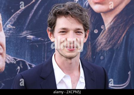 Hollywood, Usa. Juni 2024. HOLLYWOOD, LOS ANGELES, KALIFORNIEN, USA - 17. JUNI: Mike Faist kommt zur Los Angeles Premiere von Focus Features 'The Bikeriders', die am 17. Juni 2024 im TCL Chinese Theatre IMAX in Hollywood, Los Angeles, Kalifornien, USA stattfand. (Foto: Xavier Collin/Image Press Agency) Credit: Image Press Agency/Alamy Live News Stockfoto