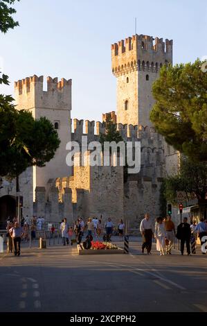 PPL-FOTOBIBLIOTHEK - COPYRIGHT VORBEHALTEN Castallo Sirmione, Gardasee, Italien FOTO: Ivan Catterwell/PPL Tel; +44(0)1243 555561 E-Mail: ppl@mistra Stockfoto