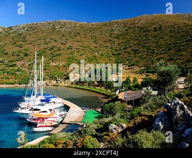 PPL FOTOBIBLIOTHEK - COPYRIGHT-RESERVIERTE Yachten, die in Dirsek Buku (Elbow Bay) an der Bozburn Yarimadasi, Türkei vor Anker gehen FOTO: Ivan Catterwell/PPL Stockfoto