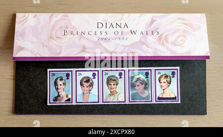 Royal Mail Ersttagsumschlag Münzstempel Set zum Gedenken an das Leben der Diana Princess of Wales 1964-1997, UK Stockfoto