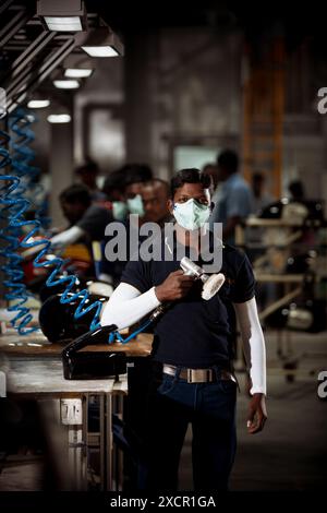 Reportage, gedreht in der Royal Enfield Motorcycle Factory in Chennai, Indien Stockfoto