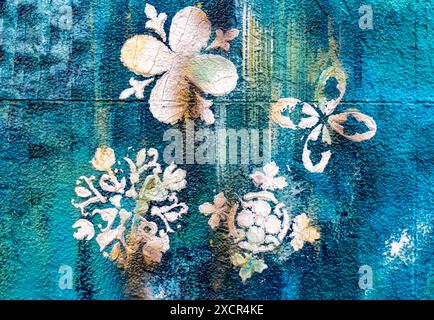 Blumenmuster an einer Wand. Stockfoto