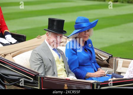 Ascot, Großbritannien. Juni 2024. Royal Ascot 2024. Ascot Racecourse. Racegoers und Royals nehmen am ersten Tag des viertägigen Pferderennens von Royal Ascot auf der Ascot Racecourse Teil. Foto: andrew parsons/Alamy Live News Stockfoto