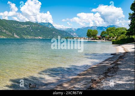 Comer See und der Seeufer von Abbadia Lariana und die Strände der Lecco Küste. Stockfoto