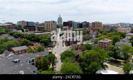 Luftaufnahme von Madison, Wisconsin an einem angenehmen Sommertag. Stockfoto