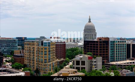 Luftaufnahme von Madison, Wisconsin an einem angenehmen Sommertag. Stockfoto