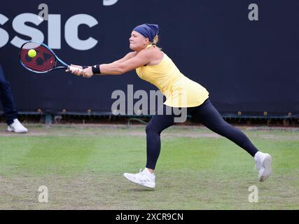 Birmingham, Großbritannien. 18. Juni 2024; Edgbaston Priory Club, Birmingham, England: Rothesay Tennis Classic Birmingham, Tag 2; Diana Shnaider im Einzelspiel ihrer Frauen gegen Amelia Rajecki (GBR) Credit: Action Plus Sports Images/Alamy Live News Stockfoto