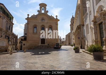 GRAVINA IN APULIEN, ITALIEN, 18. JULI 2022 - Ansicht der Finia-Kapitelbibliothek in Gravina in Apulien, Provinz Bari, Apulien, Italien Stockfoto