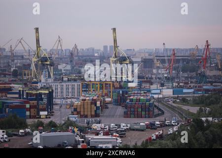 St. Petersburg, Russland. Juni 2024. Ansicht des Containerterminals des Fertigungsunternehmens in St. Petersburg. (Foto von Artem Priakhin/SOPA Images/SIPA USA) Credit: SIPA USA/Alamy Live News Stockfoto