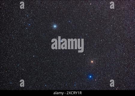 Dies ist der große und helle Kugelsternhaufen NGC 6397 in Ara unterhalb des Skorpius und südlich der Milchstraße. Es ist einer der besten Kugelschreiber von mir Stockfoto