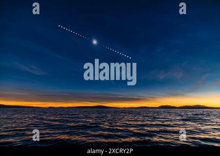 Dies ist die Sequenz der totalen Sonnenfinsternis über den Gewässern des Lac Brome in den östlichen Townships von Quebec, Kanada, am 8. April 2024. Auf Stockfoto