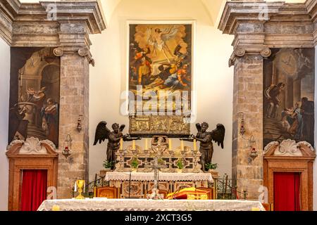 Kirche des heiligen Simeon Altar der Kirche des heiligen Simeon in Zadar, Kroatien, Europa Kirche St. Simon Altar, Zadar, Kroatien, Europa *** Churc Stockfoto