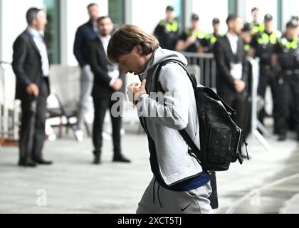 Hamburg, Deutschland. Juni 2024. Luka Modric aus Kroatien kommt am 18. Juni 2024 im Hotel in Hamburg an. Foto: Marko Lukunic/PIXSELL Credit: Pixsell/Alamy Live News Stockfoto