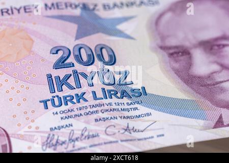 Türkiye-Geld, türkische 200-Lira-Banknote, Nahaufnahme, Finanzkonzept, geschäftlicher Hintergrund Stockfoto