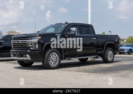 Plainfield - 16. Juni 2024: Gebrauchte Chevrolet Silverado 2500-Anzeige. Aufgrund von Preisproblemen verkauft Chevy Gebrauchtfahrzeuge, um die Nachfrage zu decken. MEIN:2020 Stockfoto