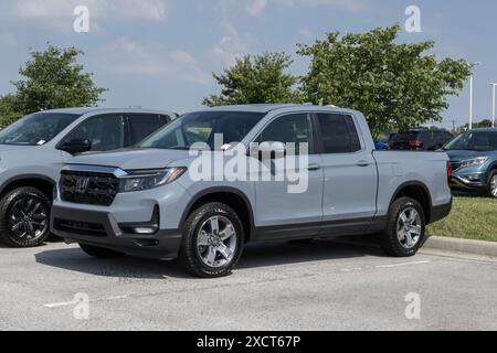 Avon - 16. Juni 2024: Honda Ridgeline Midsize Pickup Truck Display. Honda bietet den Ridgeline mit einem 3,5-Liter-VTEC-V6-Motor mit 280 PS an. MEIN:2024 Stockfoto