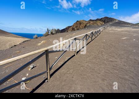 Trockenzone des Vulkans capelinhos, Insel Faial auf den Azoren. Stockfoto