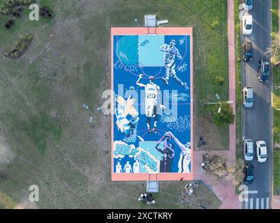 Buenos Aires, Argentinien, 10. September 2023: Luftbild des Saavedra Basketballplatzes, das jetzt Manu Ginobili im Hintergrund hat Stockfoto