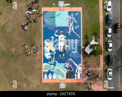 Buenos Aires, Argentinien, 10. September 2023: Luftbild des Saavedra Basketballplatzes, das jetzt Manu Ginobili im Hintergrund hat Stockfoto