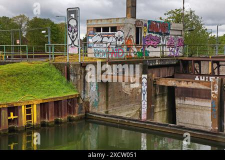 Alte Wanne-Eickel-Schleuse am Rhein-Herne-Kanal, Deutschland, Nordrhein-Westfalen, Ruhrgebiet, Herne Stockfoto