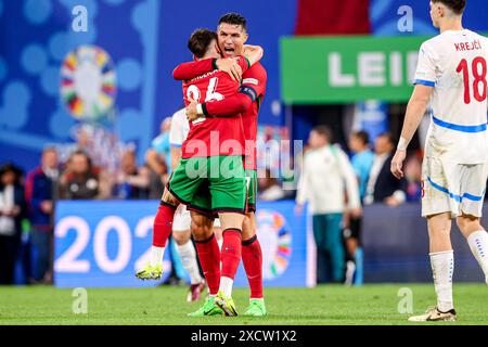 Leipzig, Deutschland. Juni 2024. LEIPZIG, DEUTSCHLAND – 18. JUNI: Francisco Conceicao aus Portugal, Cristiano Ronaldo aus Portugal feiert seinen Sieg beim Spiel der Gruppe F - UEFA EURO 2024 zwischen Portugal und Tschechien in der Red Bull Arena am 18. Juni 2024 in Leipzig. (Foto: Peter Lous/BSR Agency) Credit: BSR Agency/Alamy Live News Stockfoto