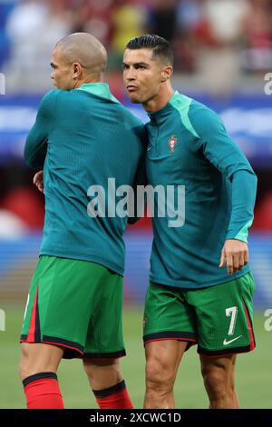 Leipzig, Deutschland, 18. Juni 2024. Pepe und Cristiano Ronaldo während des Spiels zwischen Portugal und Tschechien. Uefa Euro 2024 Deutschland. Gruppe F. Credit: Fabideciria/Alamy Live News Stockfoto