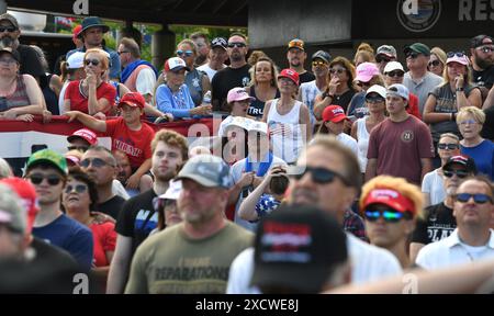 Racine, Wisconsin, USA. Juni 2024. Der mutmaßliche republikanische Präsidentschaftskandidat DONALD J. TRUMP hält am Dienstag, den 18. Juni 2024, eine Kundgebung im Festival Hall Park in Racine, Wisconsin ab. (Kreditbild: © Mark Hertzberg/ZUMA Press Wire) NUR REDAKTIONELLE VERWENDUNG! Nicht für kommerzielle ZWECKE! Stockfoto