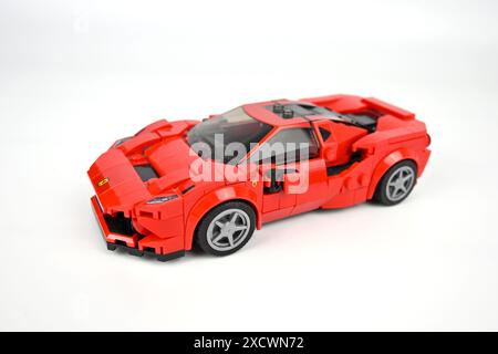 LEGO Ferrari F8 Tributo aus der Lego Speed Champion-Serie – Wales, Großbritannien – 15. Juni 2024 Stockfoto