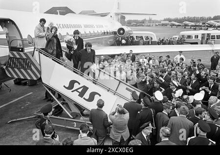 Die Beatles kamen am 5. Juni 1964 am Flughafen Schiphol in Nordholland an. Stockfoto