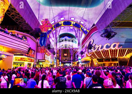 Viva Vision Light Show und Neonfassaden von Casinos im Fremont Street Experience, Las Vegas, Nevada, USA Stockfoto