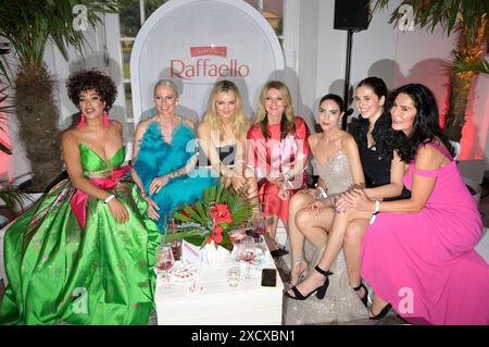 Khadra Sufi, Petra van Bremen, Nele Ludowig, Frauke Ludowig, Zoe Helali, Lucia von Faber-Castell und Mariella Ahrens beim Raffaello Sommertag 2024 in der Orangerie Schloss Charlottenburg. Berlin, 18.06.2024 Stockfoto