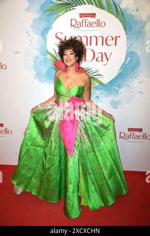 Khadra Sufi beim Raffaello Sommertag 2024 in der Orangerie Schloss Charlottenburg. Berlin, 18.06.2024 *** Khadra Sufi am Raffaello Sommertag 2024 in der Orangerie am Schloss Charlottenburg Berlin, 18 06 2024 Foto:XF.xKernx/xFuturexImagex raffaello 4667 Stockfoto