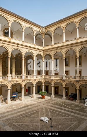 Innenhof, Palazzo dei Normanni, Normannischer Palast, Palermo, Sizilien, Italien Stockfoto