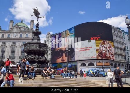 London, UK - 17. Juni 2024. Blick auf den Piccadilly Circus bei Tag. Quelle: Vuk Valcic/Alamy Stockfoto