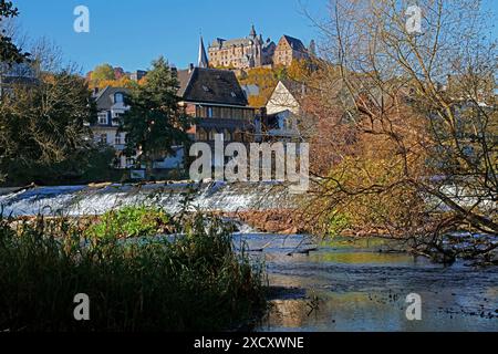 Geographie / Reisen, Deutschland, Hessen, Altstadt, Schloss, Lahn, Wehrsystem, Herbst, Marburg, ADDITIONAL-RIGHTS-CLEARANCE-INFO-NOT-AVAILABLE Stockfoto