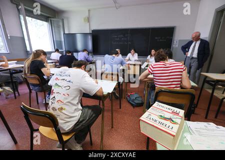 Brescia, Italien. Juni 2024. Esami di maturita al Liceo Classico Arnaldo, Brescia 19 giugno 2024. La Presse Riccardo Bortolotti Credit: LaPresse/Alamy Live News Stockfoto