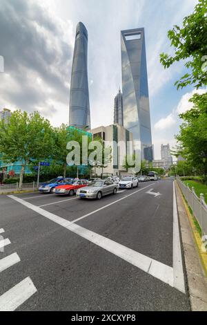 Shanghai, China - 31. Oktober 2015: Malerischer Blick auf den Shanghai Tower, den Jin Mao Tower und das Shanghai World Financial Center. Stockfoto