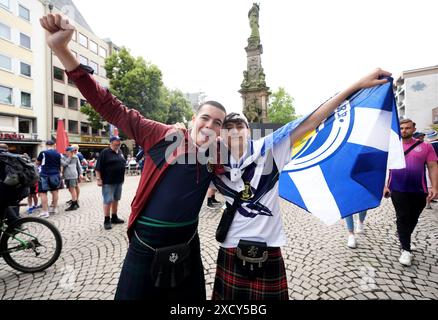 Schottland-Fans in Köln. Schottland wird später am Abend in der zweiten EM 2024-Gruppe gegen die Schweiz antreten. Bilddatum: Mittwoch, 19. Juni 2024. Stockfoto