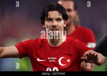 Dortmund, Deutschland. Juni 2024. Ferdi Kadioglu aus der Türkei feiert am 18. Juni 2024 im BVB Stadion Dortmund das Fußballspiel der Gruppe D der UEFA Euro 2024 zwischen der Türkei und Georgien. Quelle: Marco Canoniero/Alamy Live News Stockfoto