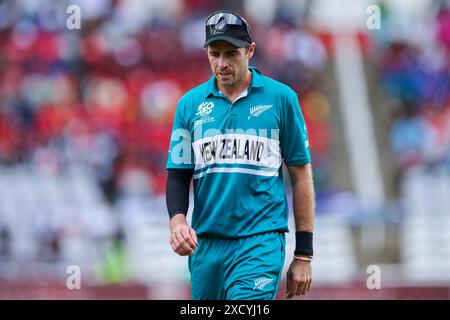 Der Neuseeländer Tim Southee gegen Papau Neuguinea während der ICC Men's T20 World Cup 2024 in der Brian Lara Cricket Academy, T&T. Stockfoto