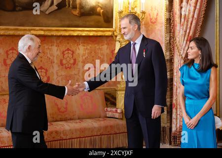 Prinzen Leonor von Spanien, König Felipe VI., Königin Letizia und Sofia während der Feierlichkeiten zum 10. Jahrestag der Königsproklamation im Königspalast am 19. Juni 2024 in Madrid Spanien Stockfoto