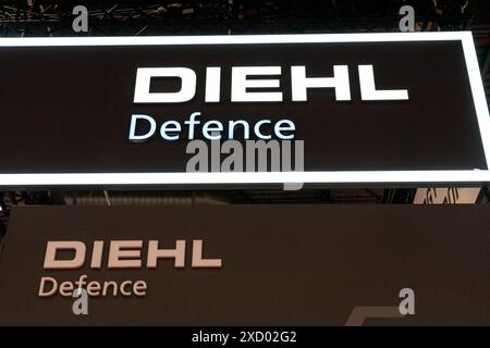 Stand des Rüstungsunternehmens DIEHL Defence während der Eurosatory-Messe für Verteidigung und Sicherheit im Messegelände Paris-Nord Villepinte in Villepinte, nördlich von Paris, am 19. Juni 2024. Foto: Alexis Jumeau/ABACAPRESS. KOM Stockfoto