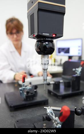 Crysta Apex CMM. Koordinatenmessgerät. Technische Einstellwerkzeuge. Innovative Metrologie angewendet. Sariki Metrologie. Elgoibar. Gipuzkoa. Baskisch C Stockfoto