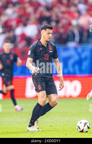 Hamburg, Deutschland. Juni 2024. Mirlind Daku (19) aus Albanien wurde während des Spiels der UEFA Euro 2024 in der Gruppe B zwischen Kroatien und Albanien im Volksparkstadion in Hamburg gesehen. Quelle: Gonzales Photo/Alamy Live News Stockfoto